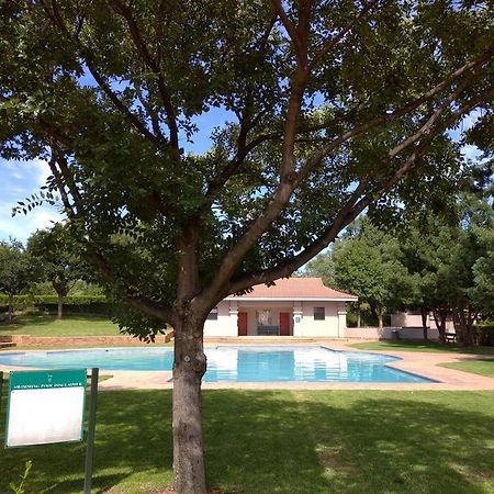 Pecanwood Estate Cosy 3 Bedroom Villa With Pool Hartbeespoort Eksteriør billede